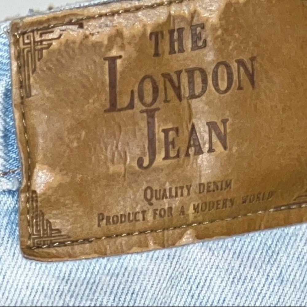 VS London Jeans Light Blue Distressed NWOT